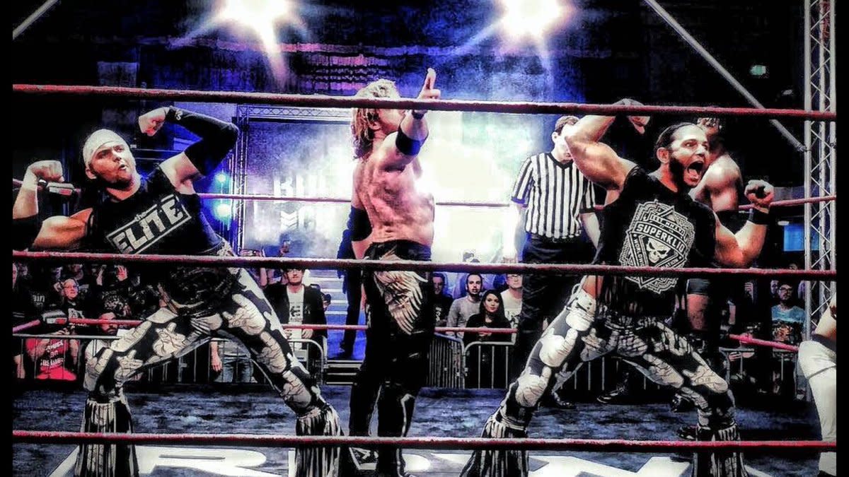 Kenny Omega y los Young Bucks