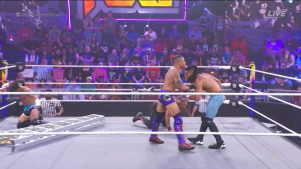 Lucha de escaleras en NXT Halloween Havoc 2022