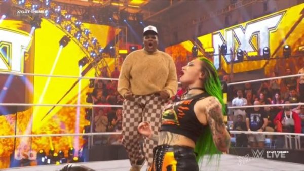 Quincy Elliot y Shotzi Blackheart en NXT 25 de octubre de 2022