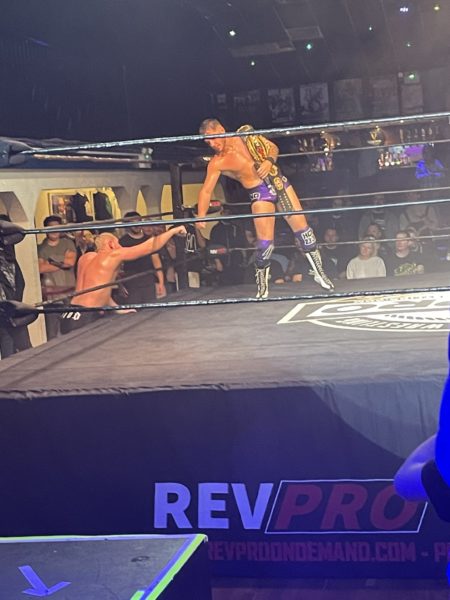 Ricky Knight Jr y Gabriel Kidd en RevPro @hazzache1seafc