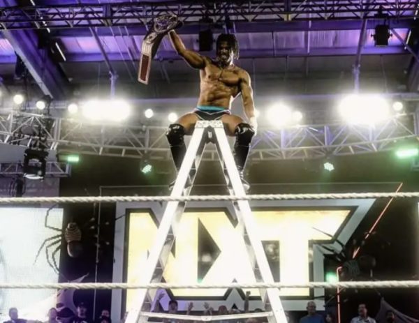 Wes Lee en NXT Halloween Havoc 2022 WWE
