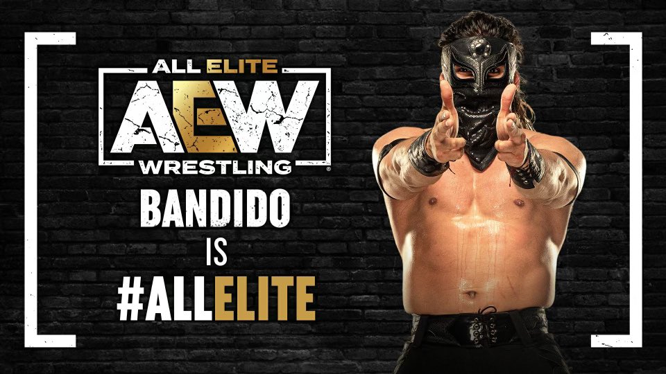 Bandido firma contrato con AEW (11 de noviembre de 2022) / AEW