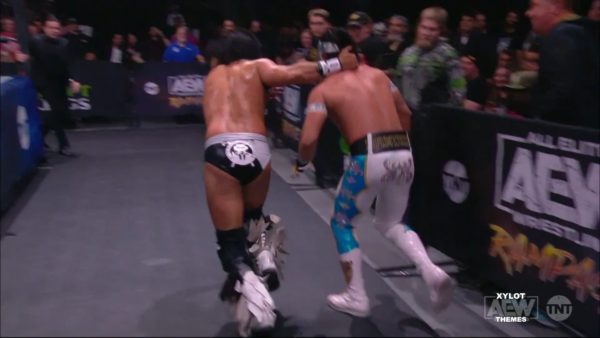 Bandido vs Rush en AEW Rampage 11 de noviembre 2022 Bandido vs Rush en AEW Rampage 11 de noviembre 2022