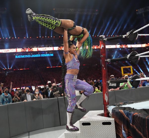 Bianca Belair loads with Sasha Banks in the main event of Wrestlemania