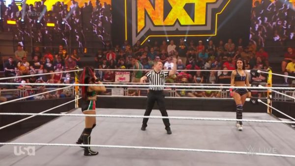 Cora Jade vs Valentina Feroz en WWE NXT 1 de noviembre 2022 Cora Jade vs Valentina Feroz en WWE NXT 1 de noviembre 2022