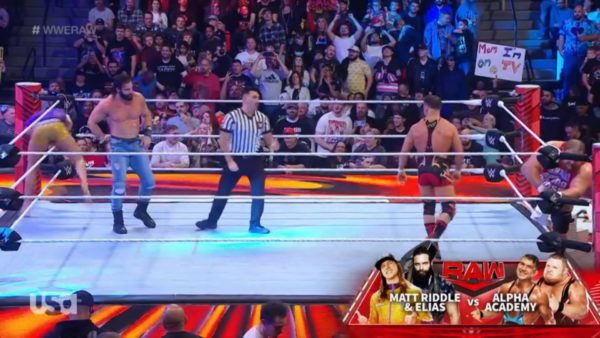 Elias y Matt Riddle vs Alpha Academy en WWE RAW 21 de noviembre 2022 Elias y Matt Riddle vs Alpha Academy en WWE RAW 21 de noviembre 2022
