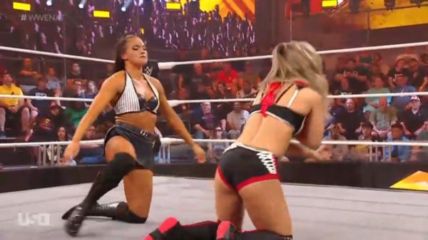 Kiana James vs Thea Hail en NXT 1 de noviembre 2022