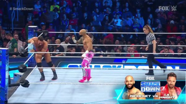 LA Knight vs Ricochet en WWE SmackDown 4 de noviembre 2022 LA Knight vs Ricochet en WWE SmackDown 4 de noviembre 2022