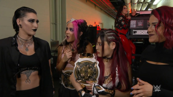 Rhea Ripley Damage CTRL Rhea Ripley y Damage CTRL - WWE RAW 14 de noviembre 2022