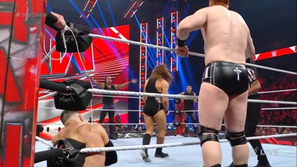 The Brawling Brutes vs The Judgment Day en WWE RAW 21 de noviembre 2022 The Brawling Brutes vs The Judgment Day en WWE RAW 21 de noviembre 2022