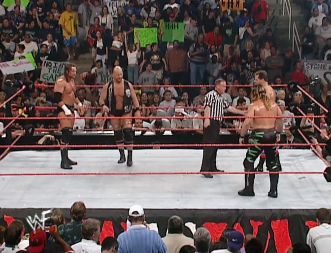 Triple H y Steve Austin vs Chris Jericho y Chris Benoit por el Campeonato Mundial de Parejas WWE en el Raw del 21 de mayo de 2001