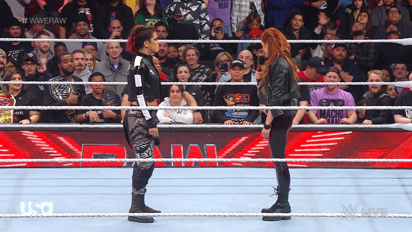 Bayley y Becky Lynch en WWE RAW 5 de diciembre 2022 Bayley y Becky Lynch en WWE RAW 5 de diciembre 2022