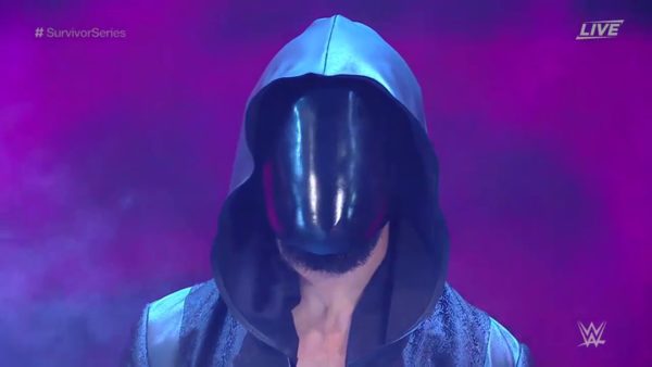 Finn Balor haciendo su entrada en Survivor Series WarGames Finn Balor haciendo su entrada en Survivor Series WarGames