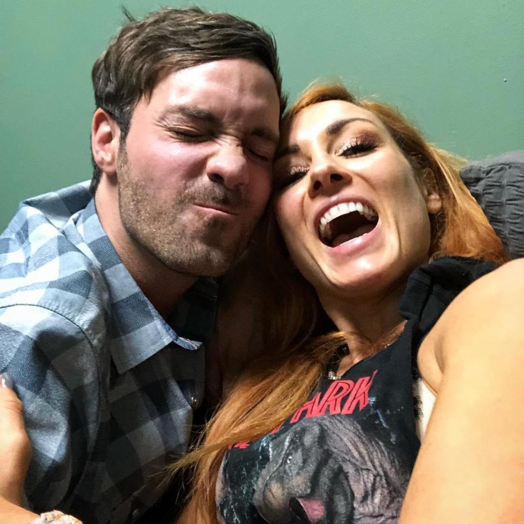 Ex Novio De Becky Lynch No Es Amiga De Charlotte Superluchas