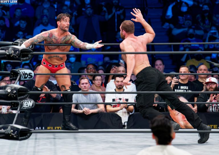 CM Punk y Jon Moxley formando equipo en AEW