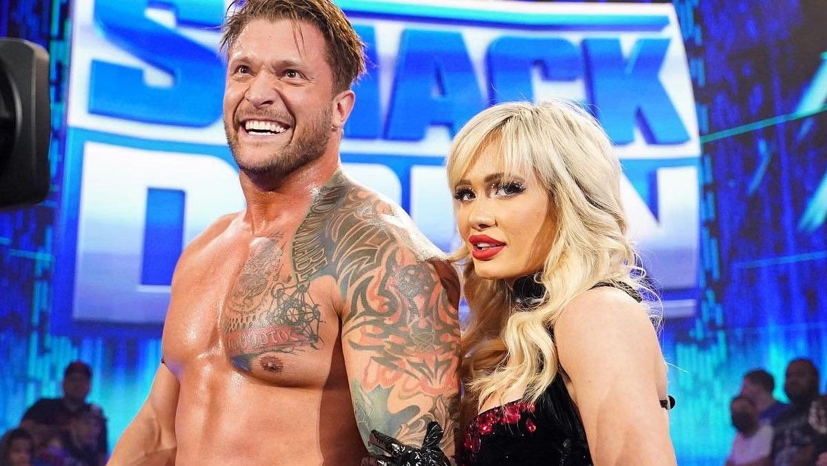 Karrion Kross y Scarlett en WWE SmackDown