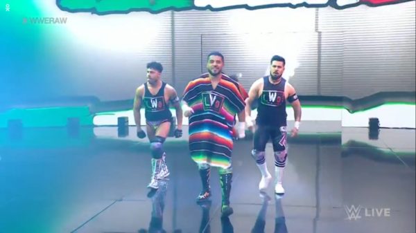 Latino World Order en WWE RAW 24 de abril 2023 Latino World Order en WWE RAW 24 de abril 2023
