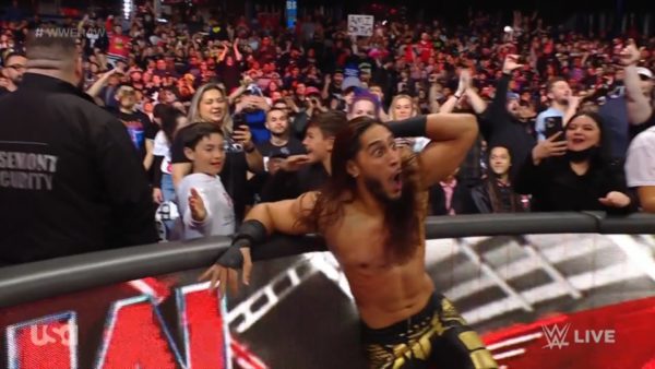 Mustafa Ali en WWE RAW 24 de abril 2023