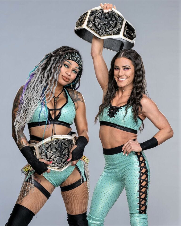 Kayden Carter y Katana Chance como Campeonas de Parejas NXT
