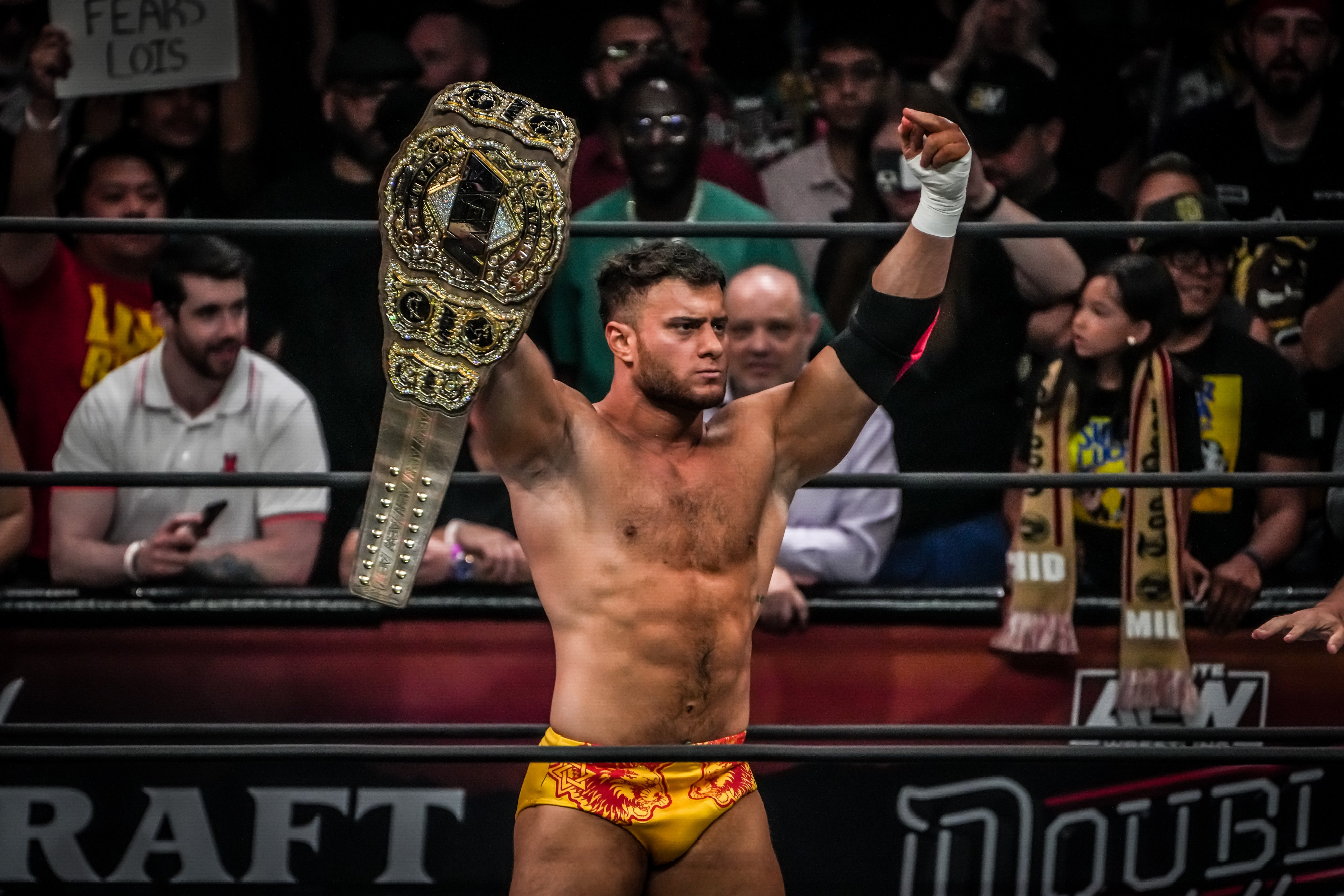 MJF con el Campeonato Mundial Peso Completo AEW en AEW Double or Nothing 2023 @JJWilliamsWON