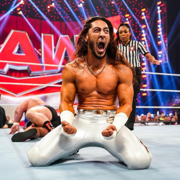Mustafa Ali en WWE Raw en mayo de 2023
