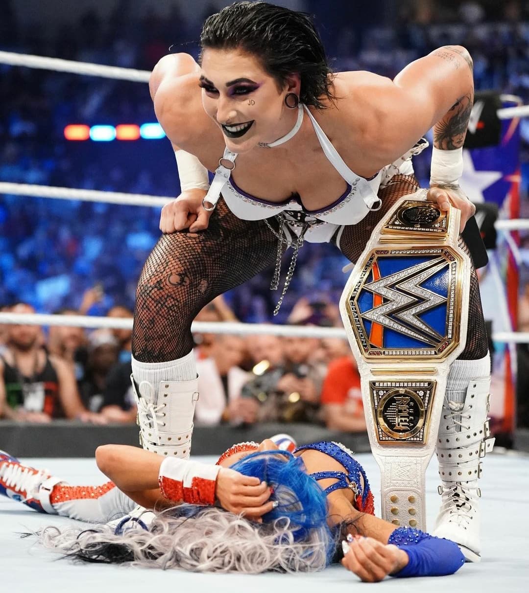 Rhea Ripley vence a Zelina Vega para retener el Campeonato Femenil SmackDown en Backlash