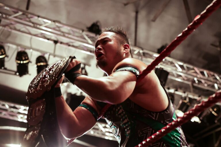 Shigehiro Irie en wXw Twitter @ janice janice