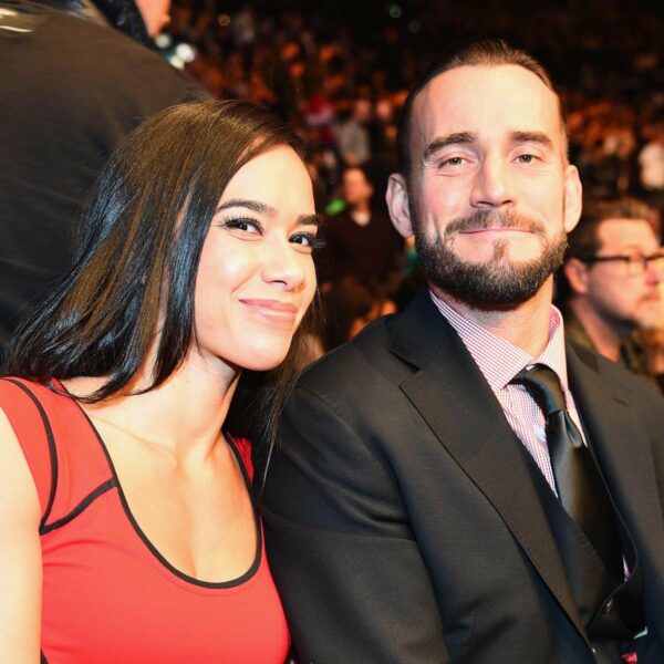 CM Punk y AJ Lee juntos en un evento