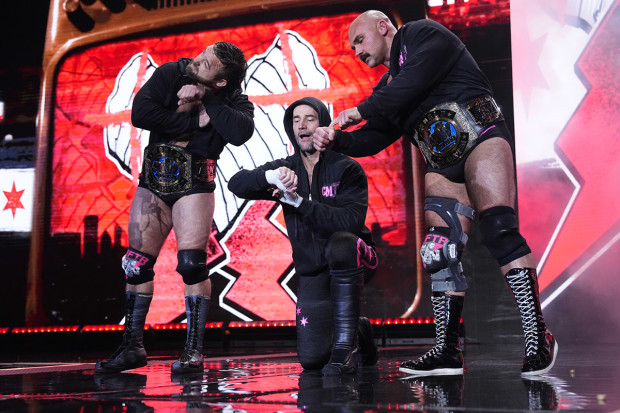 CM Punk y FTR en el estreno de AEW Collision AEW