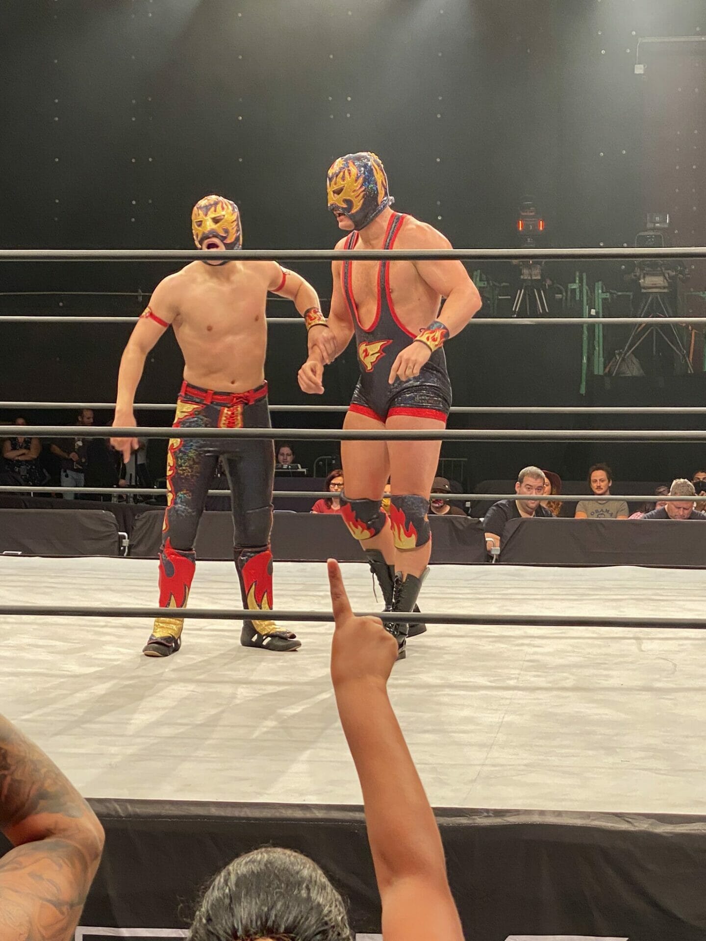 Cody Rhodes y Fuego del Sol como Too Fast Too Fuego en AEW