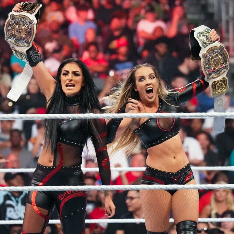 Sonya Deville y Chelsea Green ganan el Campeonato Femenil de Parejas en WWE RAW