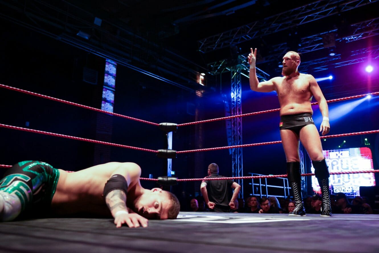 Alexander Wolfe (ahora Axel Tischer) vs. Peter Tihanyi en wXw