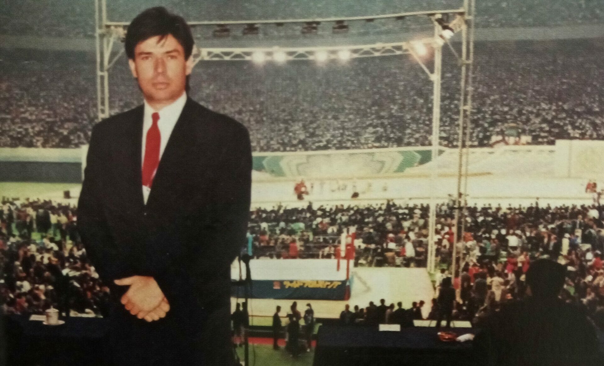 Eric Bischoff presentando WCW/NJPW Collision in Korea en 1995