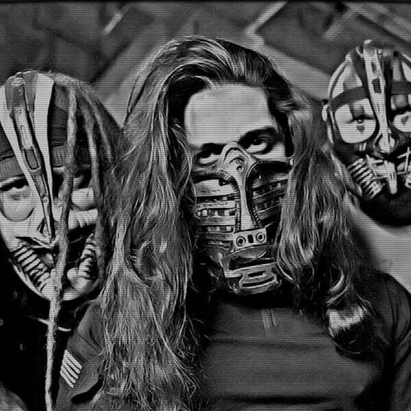 Superluchas - Un grupo de personas con máscaras en una fotografía en blanco y negro.