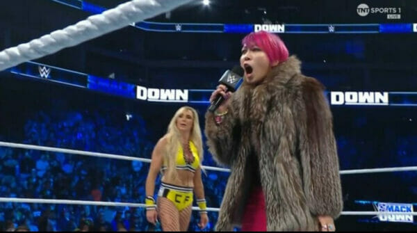 Superluchas - Frente a un ring, Iyo Sky defenderá el Campeonato Femenil ante Charlotte y Asuka en Fastlane.