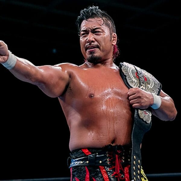 Superluchas - Luchador japonés señalando con el dedo en el aire los resultados de “Fighting Spirit Unleashed 2023” de NJPW.