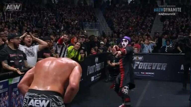 Superluchas - Orange Cassidy y Hook lucharon entre sí en un ring de lucha libre, pero con la ayuda de Danhausen, Katsuyori Shibata salió victorioso.