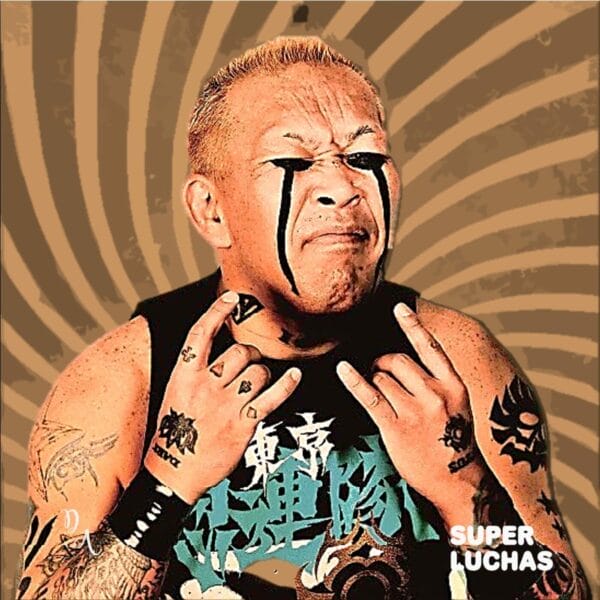 Superluchas - Una imagen de NOSAWA Rongai, un hombre con tatuajes en el rostro, mientras lanza su autobiografía.