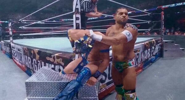 Dragon Lee vs. Santos Escobar.