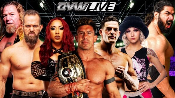 Superluchas - Luchadores de la WWE frente a una pancarta con las palabras "WWE Live" en el evento Nightmare Before Christmas Chaos el 14 de diciembre de 2023.