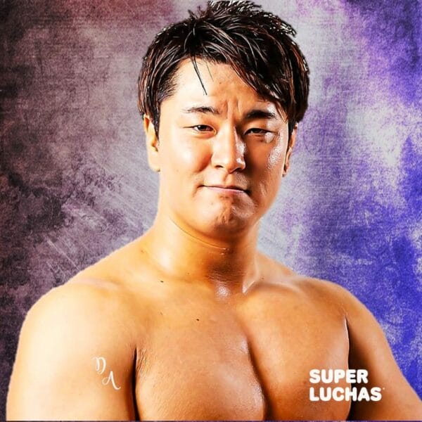 Superluchas - Konosuke Takeshita, un luchador, posa para una foto.