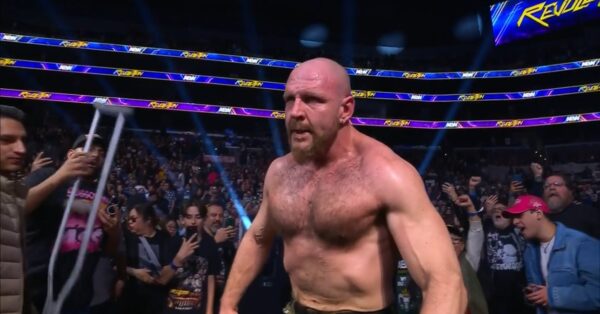 Jon Moxley retuvo el Campeonato Mundial de Peso Completo AEW en AEW Revolution 2025 (09 de marzo de 2025) - AEW