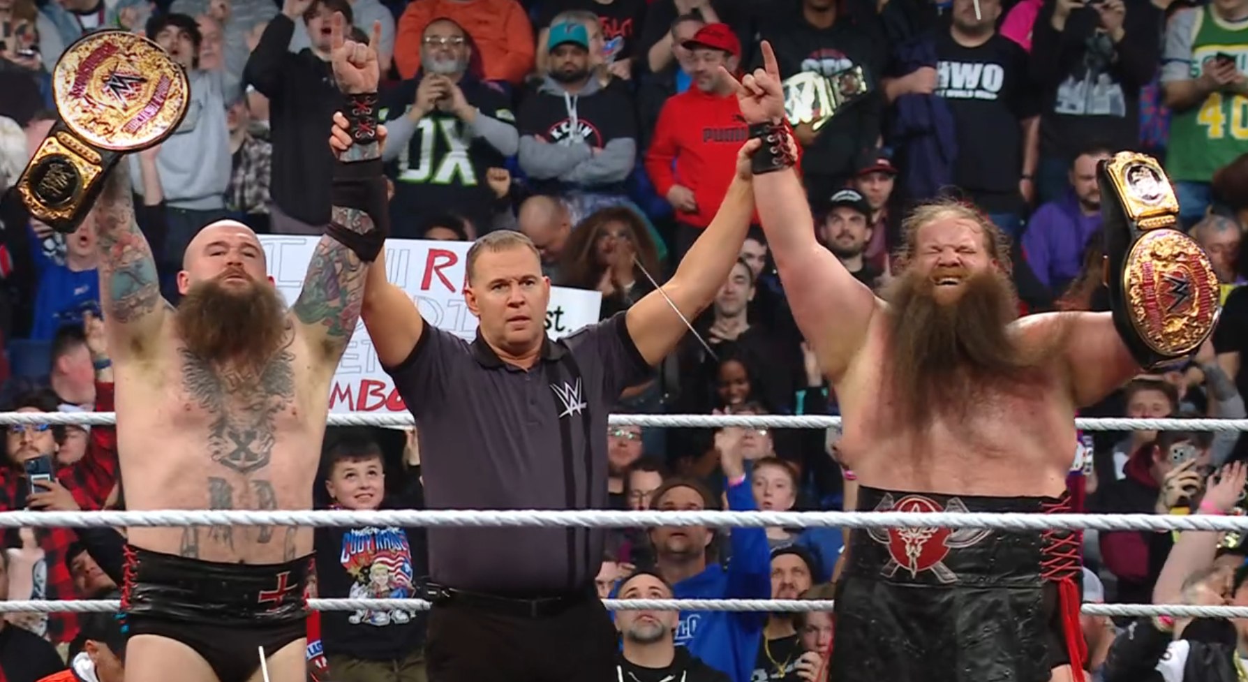 The War Raiders (Erik e Ivar) retuvieron el Campeonato Mundial de Parejas WWE