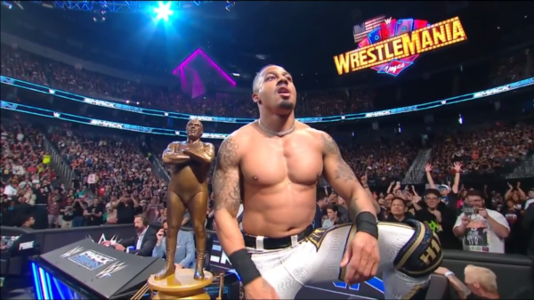 Carmelo Hayes ganador en WWE SmackDown (18 de abril de 2025) - WWE