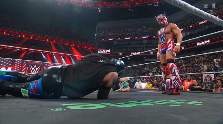 El Grande Americano atacó a Rey Mysterio en WWE Raw (14 de abril de 2025) - WWE