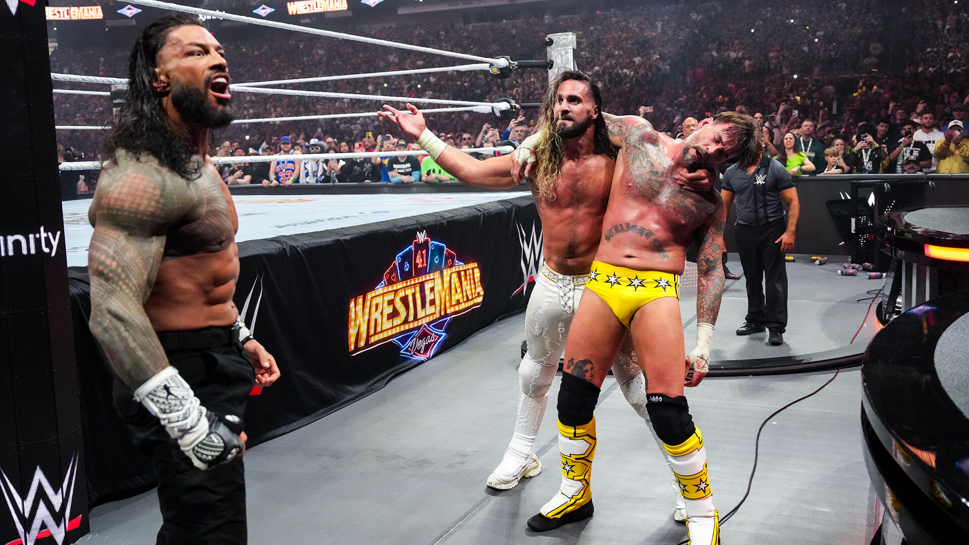 Roman Reigns, Seth Rollins y CM Punk en WWE WrestleMania 41 (19 de abril de 2025) - WWE