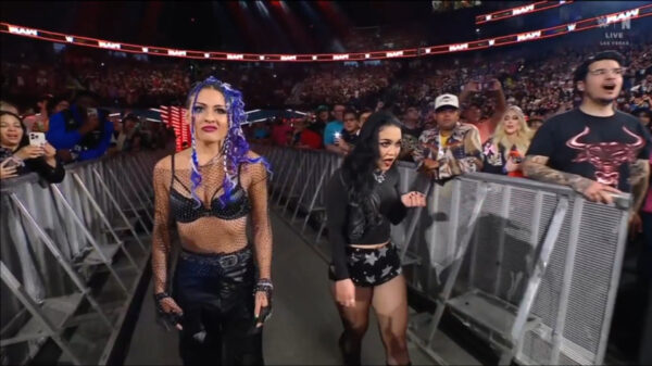 WWE Raw 21 de abril de 2025 Giulia y Roxanne Pérez