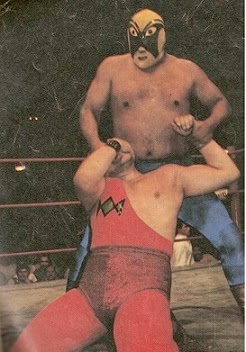 Halcón Ortiz vs. Tony Benetto en la Arena México