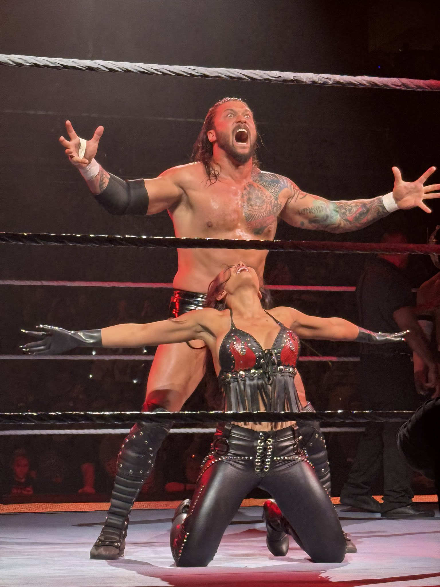 Karrion Kross y Scarlett WWE
