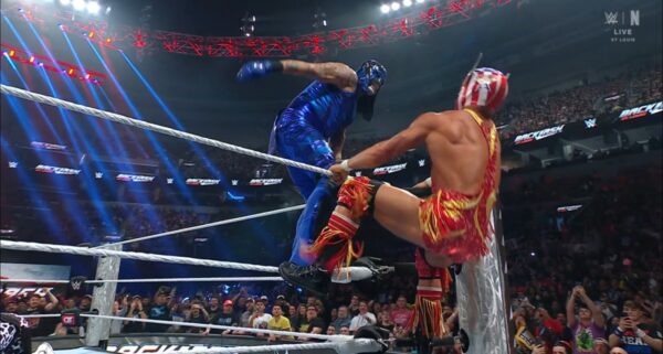 Penta el Cero Miedo y El Grande Americano en WWE Backlash 2025 (10 de mayo de 2025) - WWE